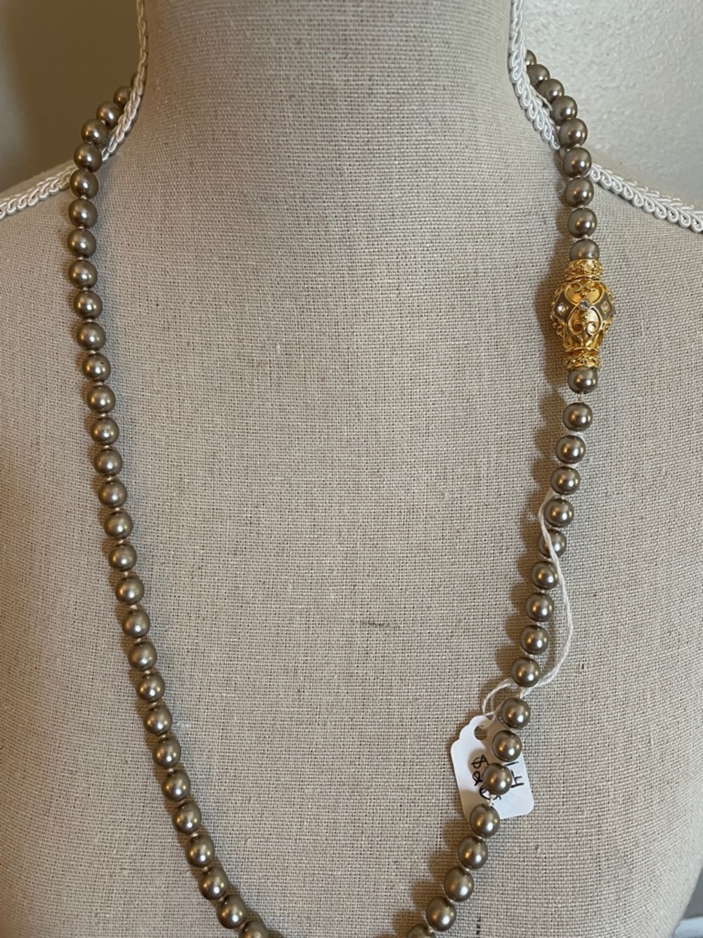 Elegant Gold  clasp Accent Pearl Necklace .